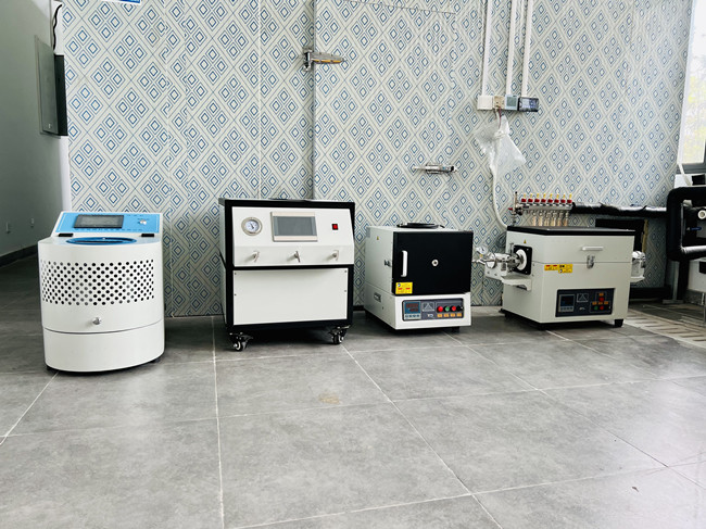 江蘇科技大學(xué)行星球磨機(jī)、高溫箱式爐、真空管式爐